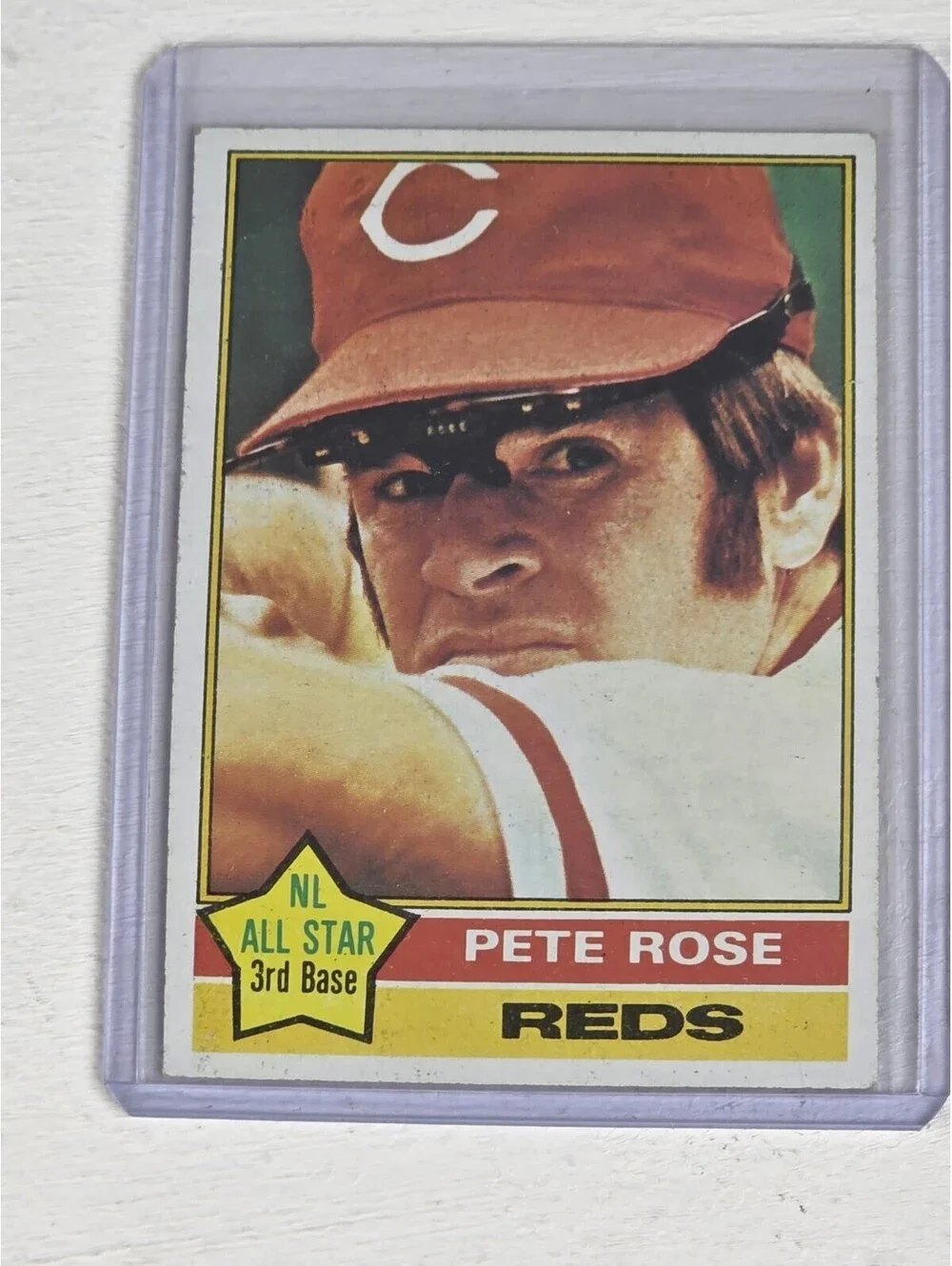 1976 Topps - #240 Pete Rose Cincinnati Reds Phillies MLB Baseball Card